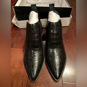 NWT Black Dolce Vita Booties